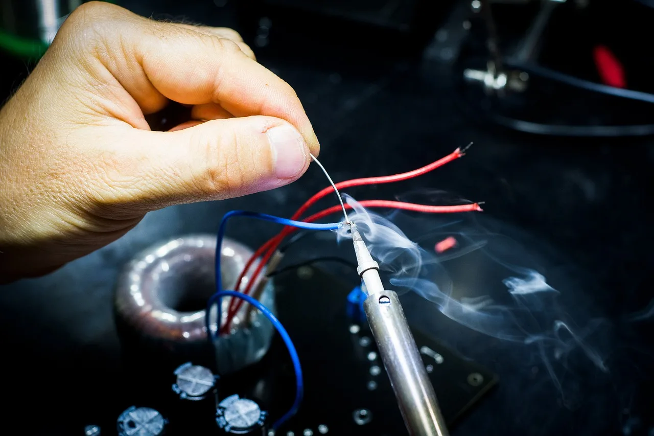 welding, electronics, shop, hand, transformer, bench, weld, repair, technology, tin, tool. Electronics distribution and repair for Birmingham and the West Midlands: suppliers, parts, and checks