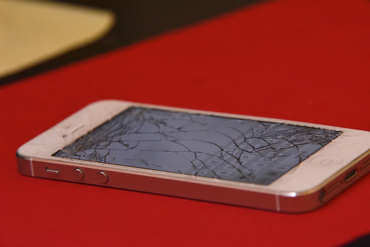 iphone, cracked, shattered, mobile, screen, phone, telephone, communication, electronic, broken, technology, device, damaged, equipment, cellular, network, portable. 6 points worth checking on cracked phone screen