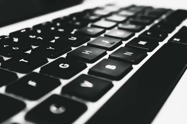 desk, laptop, computer, macbook, keyboard, macbook pro, tech, technology, apple, electronics, minimal, digital, computer hardware, computer keyboard, minimal tech, gray computer, g